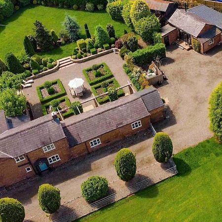 Luxury Barn With Hot Tub, Spa Treatments, Private Dining Little Budworth Eksteriør bilde