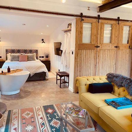 Luxury Barn With Hot Tub, Spa Treatments, Private Dining Little Budworth Eksteriør bilde