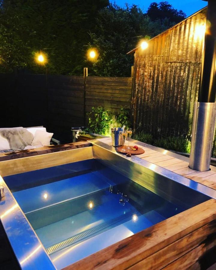 Luxury Barn With Hot Tub, Spa Treatments, Private Dining Little Budworth Eksteriør bilde